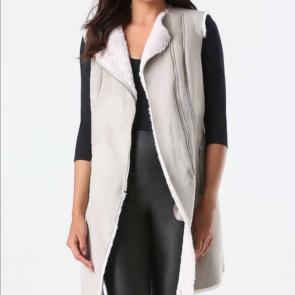 Bebe Faux fur/ suede vest